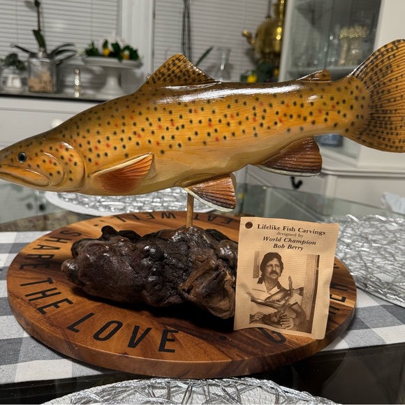 Vintage 1987 Handcrafted Brown Trout Sculpture on Driftwood Base! - Picture 4 of 11